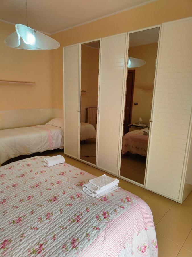 Appartamento In Villa Virginia Fino A 10 Ospiti Mondragone Exterior foto